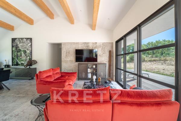 PROCHE AIX-EN-PROVENCE I VILLA CONTEMPORAINE DE PLAIN-PIED AU FORT POTENTIEL