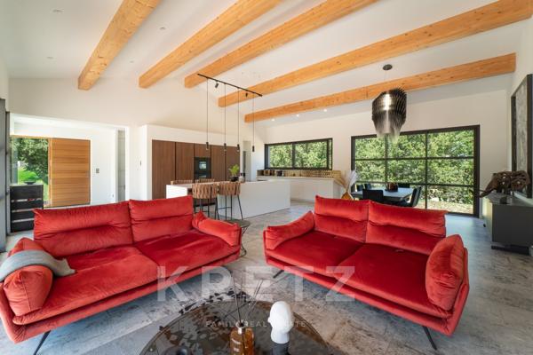 PROCHE AIX-EN-PROVENCE I VILLA CONTEMPORAINE DE PLAIN-PIED AU FORT POTENTIEL