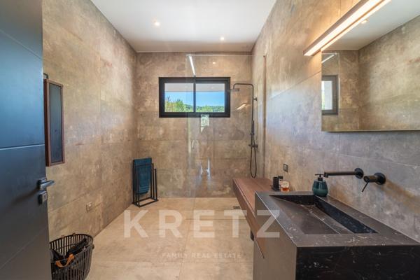 PROCHE AIX-EN-PROVENCE I VILLA CONTEMPORAINE DE PLAIN-PIED AU FORT POTENTIEL