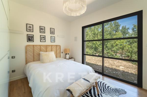 PROCHE AIX-EN-PROVENCE I VILLA CONTEMPORAINE DE PLAIN-PIED AU FORT POTENTIEL