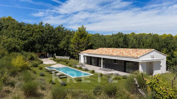PROCHE AIX-EN-PROVENCE I VILLA CONTEMPORAINE DE PLAIN-PIED AU FORT POTENTIEL