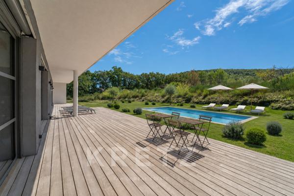 PROCHE AIX-EN-PROVENCE I VILLA CONTEMPORAINE DE PLAIN-PIED AU FORT POTENTIEL