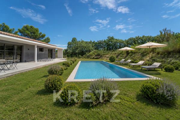 PROCHE AIX-EN-PROVENCE I VILLA CONTEMPORAINE DE PLAIN-PIED AU FORT POTENTIEL