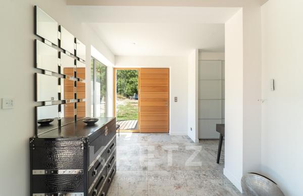 PROCHE AIX-EN-PROVENCE I VILLA CONTEMPORAINE DE PLAIN-PIED AU FORT POTENTIEL