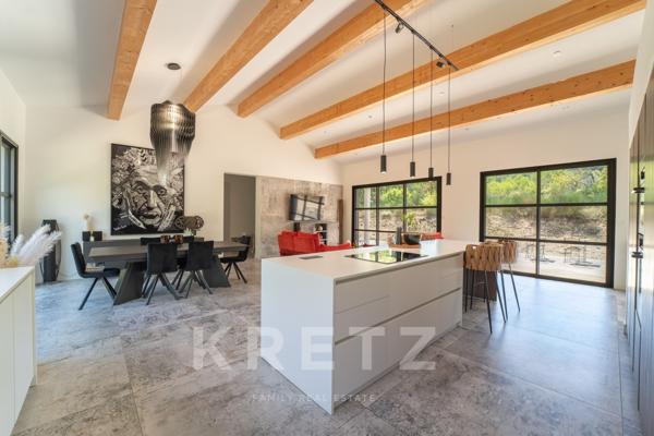 PROCHE AIX-EN-PROVENCE I VILLA CONTEMPORAINE DE PLAIN-PIED AU FORT POTENTIEL
