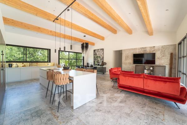 PROCHE AIX-EN-PROVENCE I VILLA CONTEMPORAINE DE PLAIN-PIED AU FORT POTENTIEL