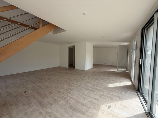 Maison de 150.35 m2 Les Ponts De Ce à aménager avec jardin clos , Les ponts de ce