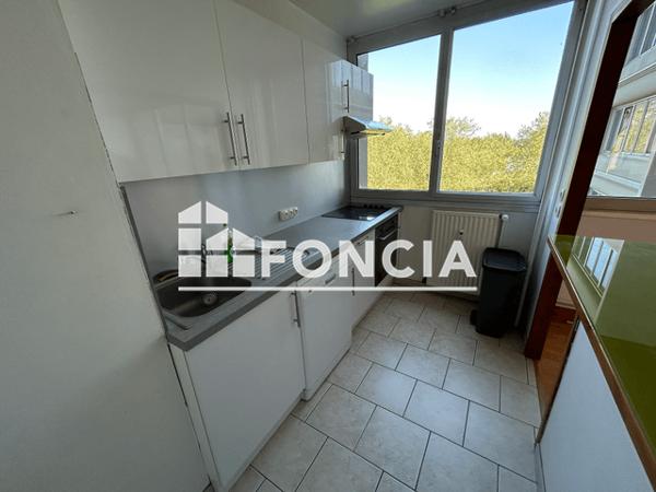 Location Appartement meublé 4 pièces 73.23 m² - 57 RUE BONTE POLLET Lille 59000