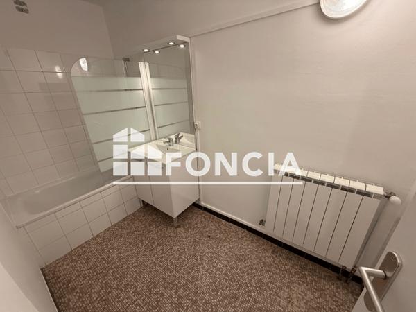 Location Appartement 3 pièces 65.12 m² - BOULEVARD DES BRESSONS Salon De Provence 13300