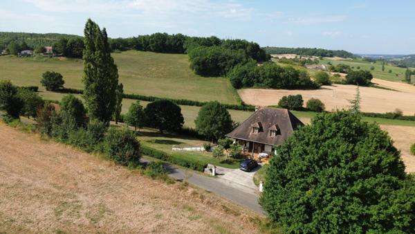 Une maison traditionnelle en pierre dans un environnement exceptionnel.