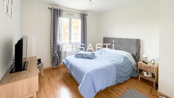 Plain-pied familial, 4 chambres, au calme, piscine