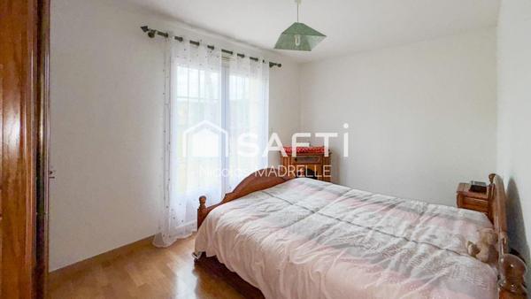 Plain-pied familial, 4 chambres, au calme, piscine