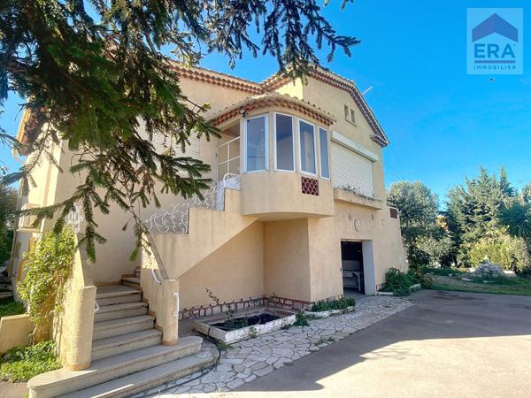 A vendre maison T5 Marseille 13014 St Marthe terrain de 1800m² garage