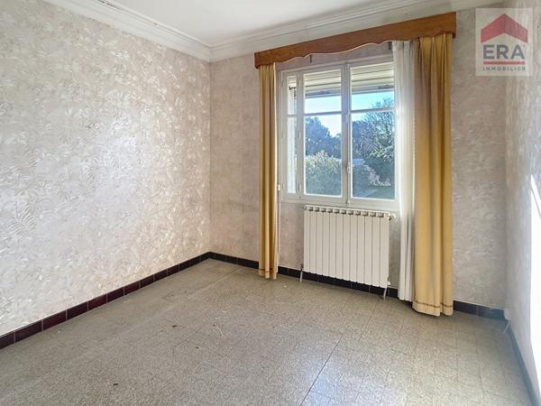 A vendre maison T5 Marseille 13014 St Marthe terrain de 1800m² garage