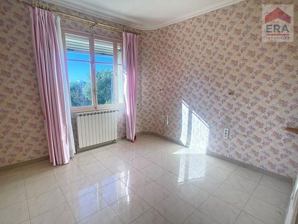 A vendre maison T5 Marseille 13014 St Marthe terrain de 1800m² garage