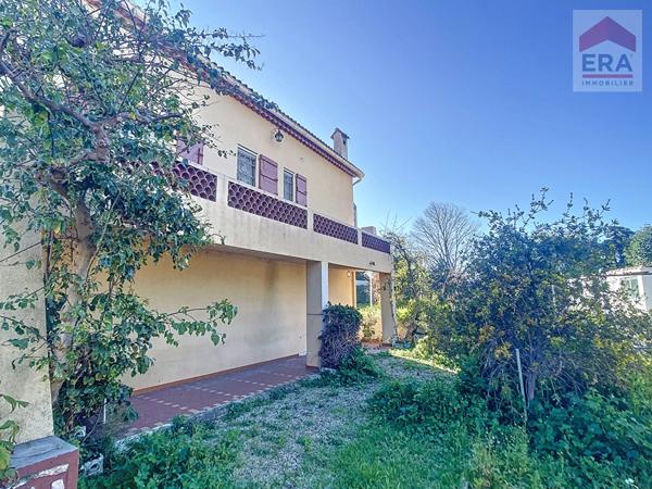 A vendre maison T5 Marseille 13014 St Marthe terrain de 1800m² garage