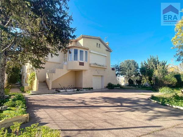 A vendre maison T5 Marseille 13014 St Marthe terrain de 1800m² garage