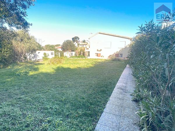 A vendre maison T5 Marseille 13014 St Marthe terrain de 1800m² garage