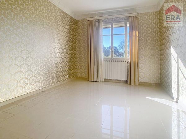 A vendre maison T5 Marseille 13014 St Marthe terrain de 1800m² garage