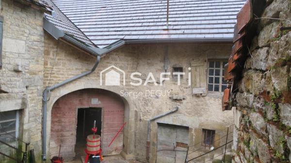 IMMEUBLE EN PIERRES DE TAILLE