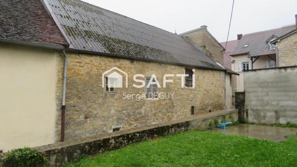 IMMEUBLE EN PIERRES DE TAILLE