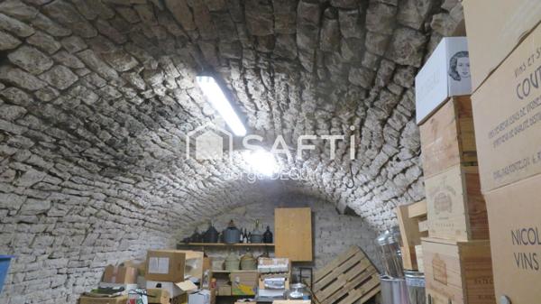 IMMEUBLE EN PIERRES DE TAILLE