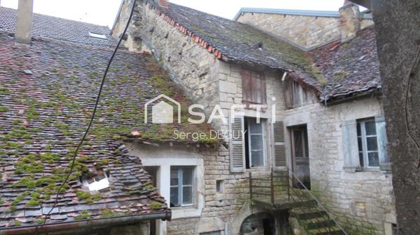 IMMEUBLE EN PIERRES DE TAILLE