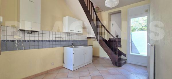 Maison 2 pièces Quartier prémartine Le Mans avec petite cour dependance et cave