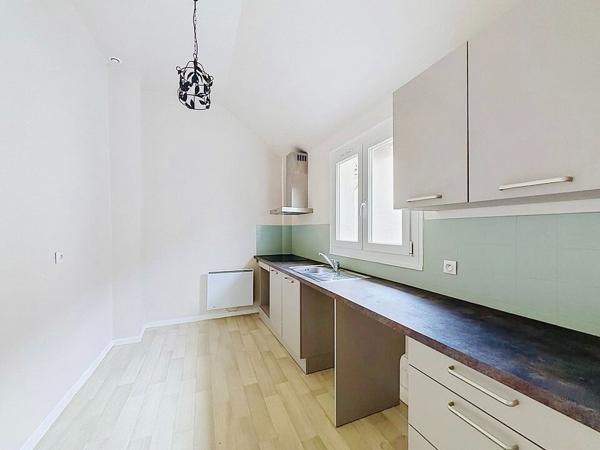Appartement F3 duplex au dernier étage à 5min à pieds de la gare