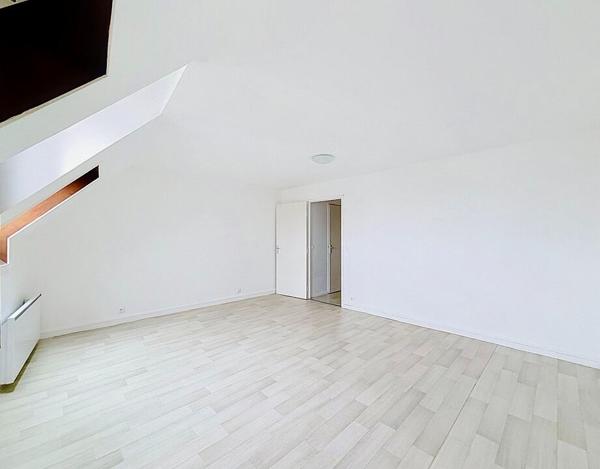 Appartement F3 duplex au dernier étage à 5min à pieds de la gare