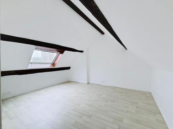 Appartement F3 duplex au dernier étage à 5min à pieds de la gare