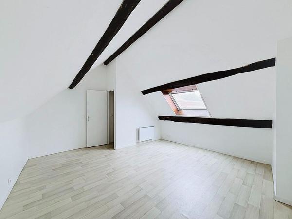 Appartement F3 duplex au dernier étage à 5min à pieds de la gare