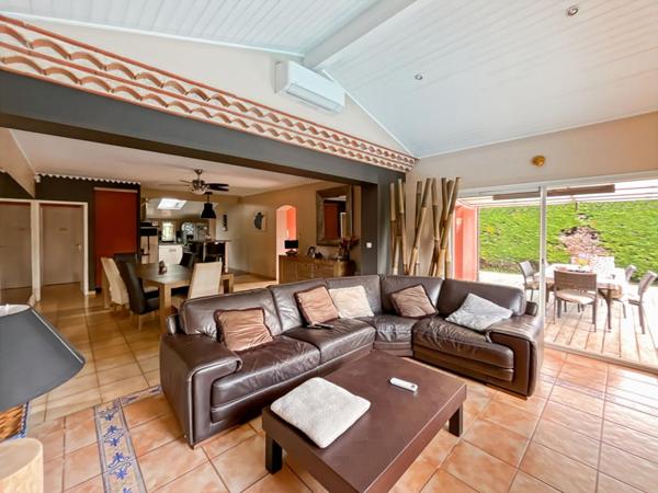 Charmante maison de plain-pied à Carignan?de?Bordeaux - 120?m² sur un écrin de verdure