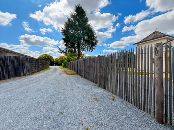 Charmante maison de plain-pied à Carignan?de?Bordeaux - 120?m² sur un écrin de verdure