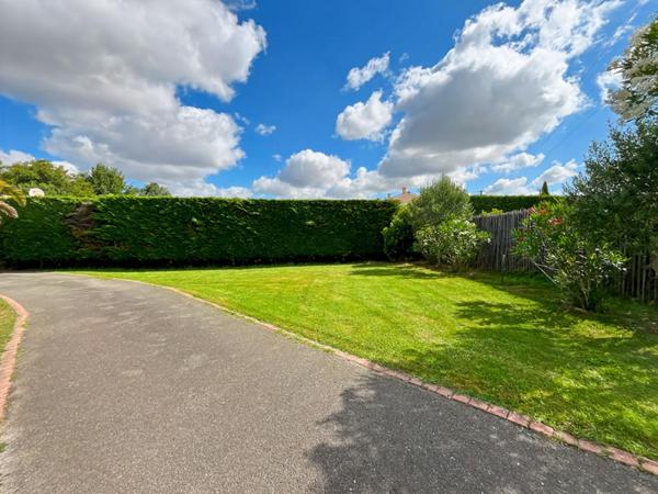 Charmante maison de plain-pied à Carignan?de?Bordeaux - 120?m² sur un écrin de verdure