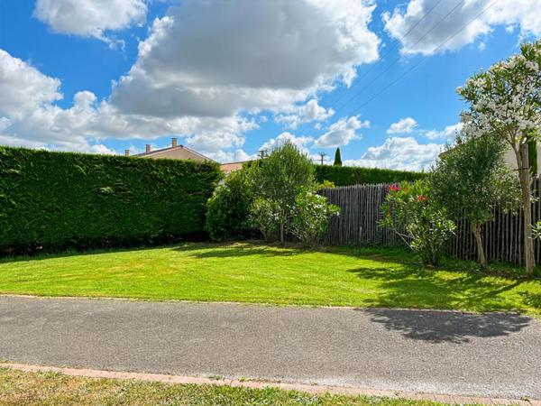 Charmante maison de plain-pied à Carignan?de?Bordeaux - 120?m² sur un écrin de verdure