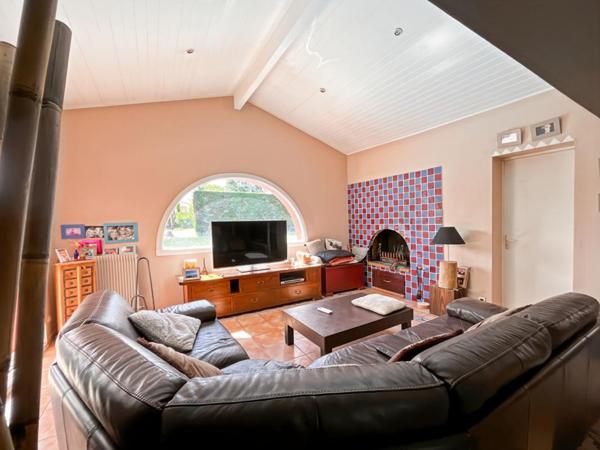 Charmante maison de plain-pied à Carignan?de?Bordeaux - 120?m² sur un écrin de verdure