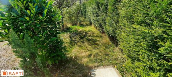 Terrain de loisir dans un domaine clos et sécurisé