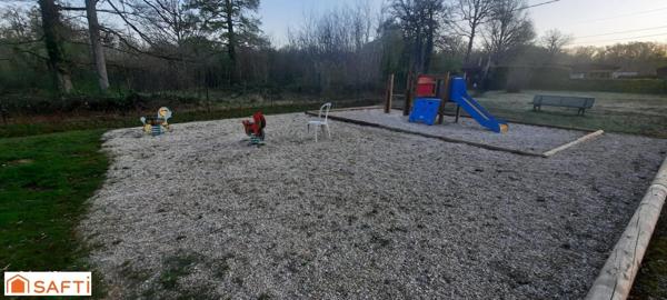 Terrain de loisir dans un domaine clos et sécurisé
