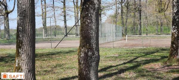Terrain de loisir dans un domaine clos et sécurisé
