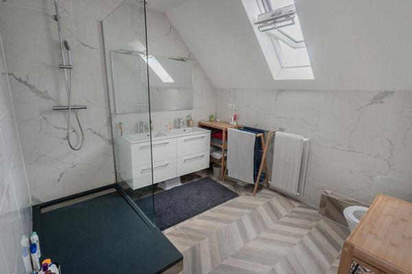 Maison d'Architecte 300m2 avec jardin arboré proche transports à pied