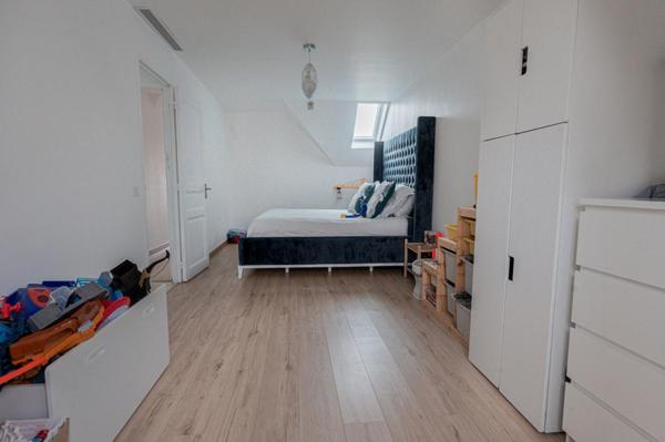 Maison d'Architecte 300m2 avec jardin arboré proche transports à pied