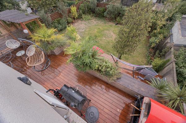 Maison d'Architecte 300m2 avec jardin arboré proche transports à pied