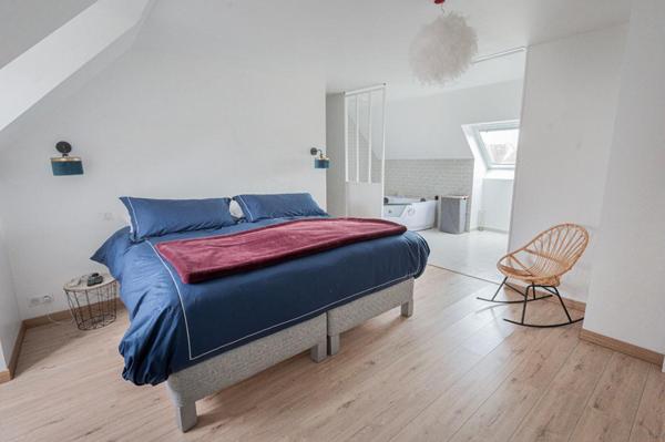 Maison d'Architecte 300m2 avec jardin arboré proche transports à pied