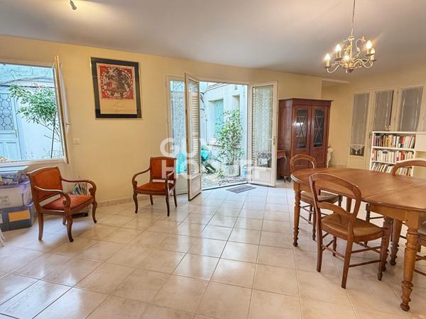 Trois pièces, esprit loft à 5 min de la gare des Chantiers et 10 min de la gare Versailles Rive Gauche