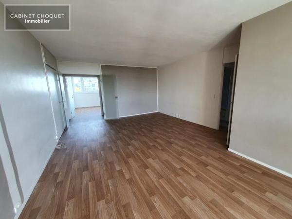 F4 BIS AVEC GRAND BALCON, GARAGE ET CAVE A LOUER - CROIX PARC BARBIEUX - 98 m 2 - 1 068 € charges comprises par mois