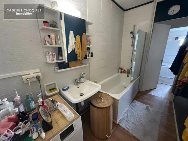 F4 BIS AVEC GRAND BALCON, GARAGE ET CAVE A LOUER - CROIX PARC BARBIEUX - 98 m 2 - 1 068 € charges comprises par mois