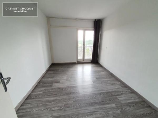 F4 BIS AVEC GRAND BALCON, GARAGE ET CAVE A LOUER - CROIX PARC BARBIEUX - 98 m 2 - 1 068 € charges comprises par mois