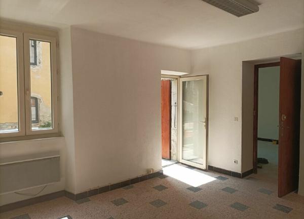Appartement à louer    3 pièces • 51 m2 Les Vans