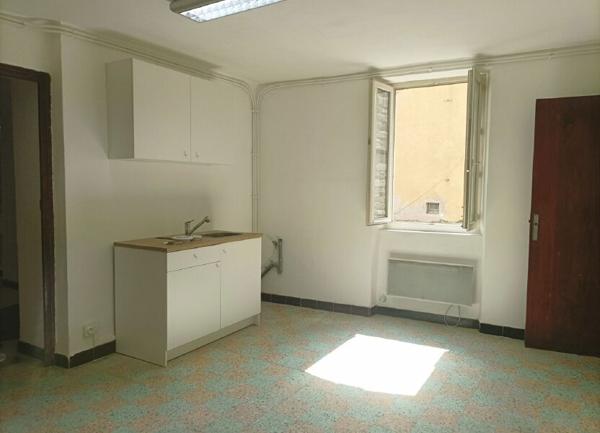 Appartement à louer    3 pièces • 51 m2 Les Vans